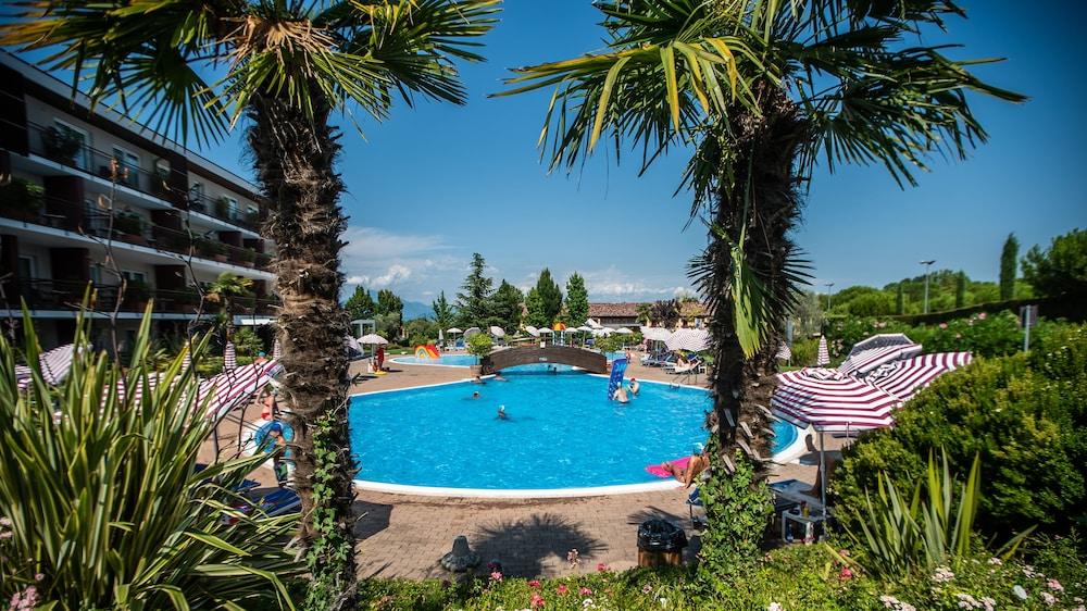 Hotel Bella Italia Peschiera del Garda Exterior photo