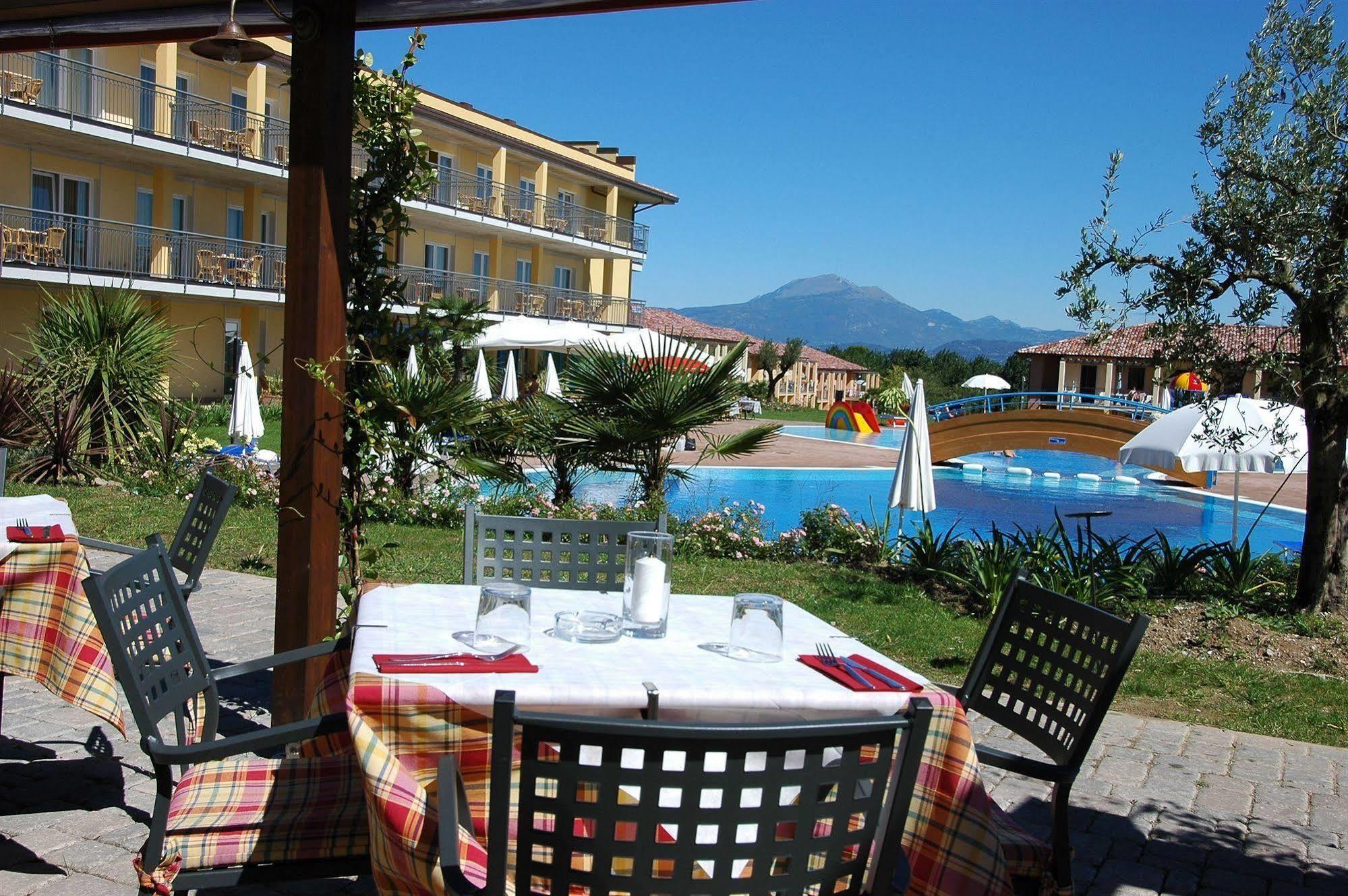 Hotel Bella Italia Peschiera del Garda Exterior photo
